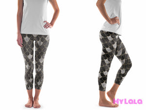 1 Curvy Pocketed Yoga Capri (Black & Silver Mermaid)